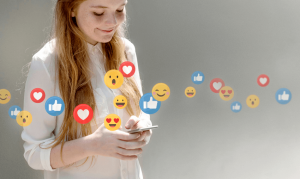 O impacto dos influenciadores digitais na formação dos jovens