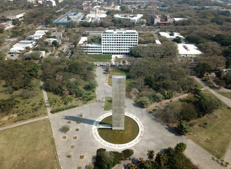 Praça do Relógio da USP, foto aérea, inscrição fuvest